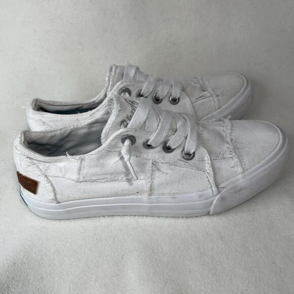 Blowfish Malibu Slip On Low Top Distressed Edge Sneakers Shoes Size 7- White - Picture 3 of 7